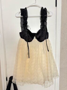 Poppy Mini Dress in Ivory
For Love & Lemons look alike